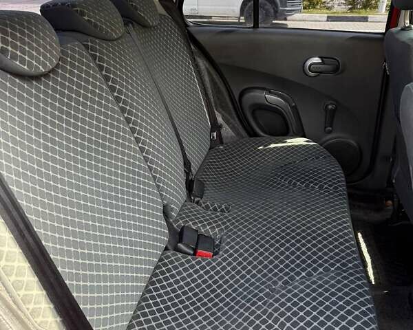 Червоний Ніссан Мікра, об'ємом двигуна 1.4 л та пробігом 217 тис. км за 4800 $, фото 15 на Automoto.ua