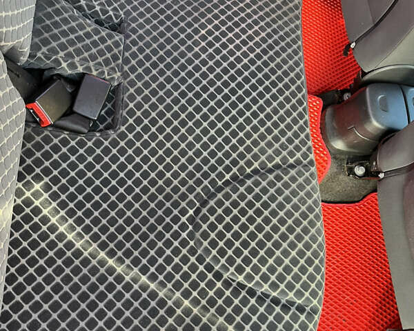 Красный Ниссан Микра, объемом двигателя 1.4 л и пробегом 274 тыс. км за 4450 $, фото 17 на Automoto.ua