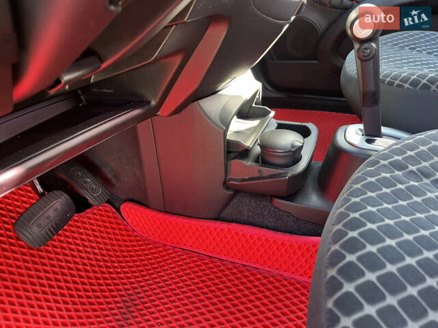 Красный Ниссан Микра, объемом двигателя 1.4 л и пробегом 274 тыс. км за 4450 $, фото 28 на Automoto.ua