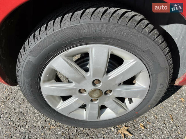 Красный Ниссан Микра, объемом двигателя 1.4 л и пробегом 274 тыс. км за 4450 $, фото 24 на Automoto.ua