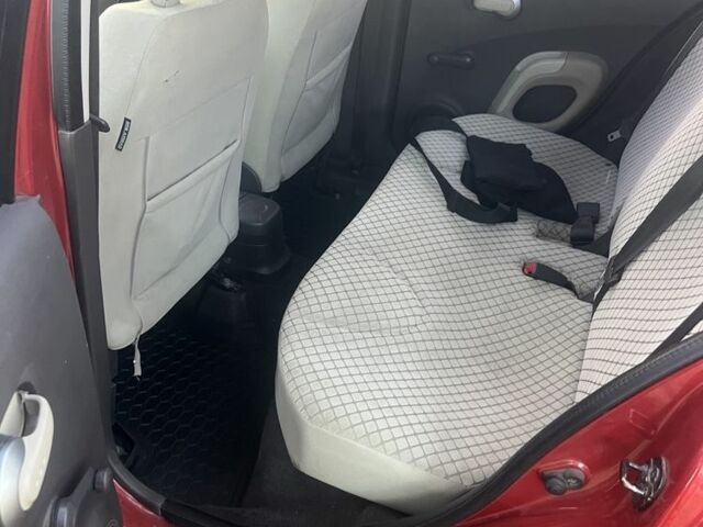 Красный Ниссан Микра, объемом двигателя 1.4 л и пробегом 190 тыс. км за 5700 $, фото 5 на Automoto.ua