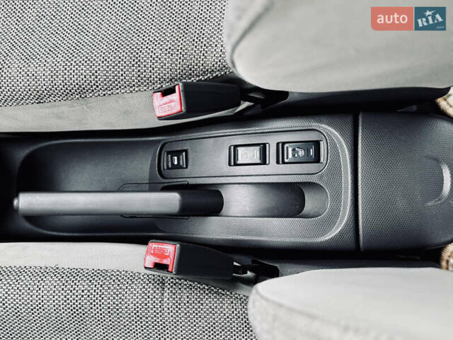 Красный Ниссан Микра, объемом двигателя 1.24 л и пробегом 95 тыс. км за 6700 $, фото 28 на Automoto.ua