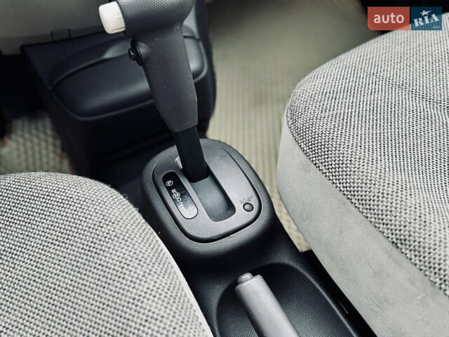 Красный Ниссан Микра, объемом двигателя 1.24 л и пробегом 95 тыс. км за 6700 $, фото 27 на Automoto.ua