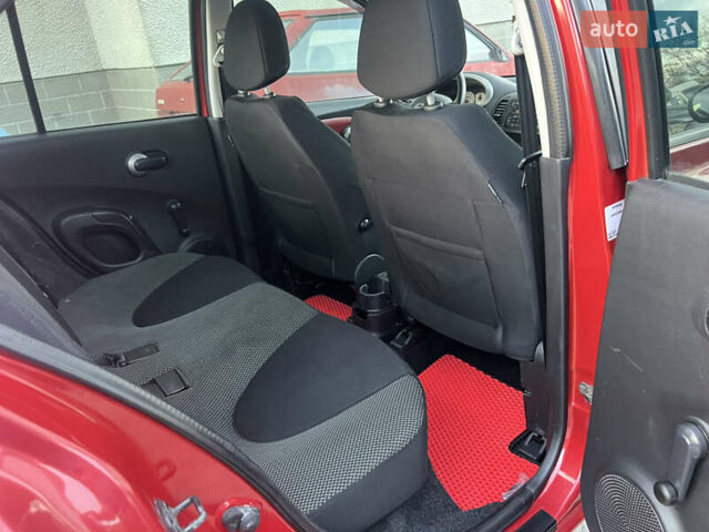 Красный Ниссан Микра, объемом двигателя 1.39 л и пробегом 151 тыс. км за 5555 $, фото 8 на Automoto.ua