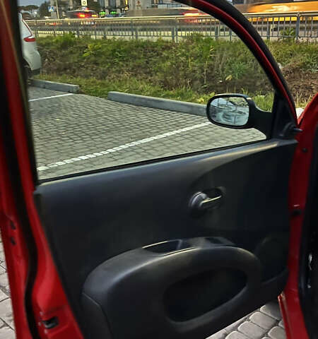 Красный Ниссан Микра, объемом двигателя 1.24 л и пробегом 270 тыс. км за 3200 $, фото 8 на Automoto.ua