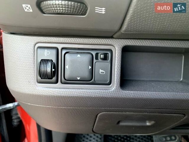 Красный Ниссан Микра, объемом двигателя 1.24 л и пробегом 121 тыс. км за 5700 $, фото 24 на Automoto.ua
