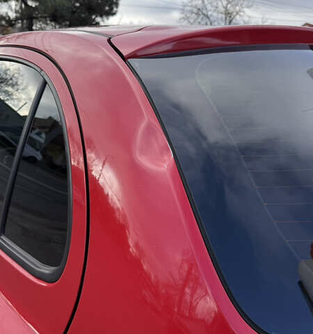 Красный Ниссан Микра, объемом двигателя 1.24 л и пробегом 150 тыс. км за 4200 $, фото 4 на Automoto.ua