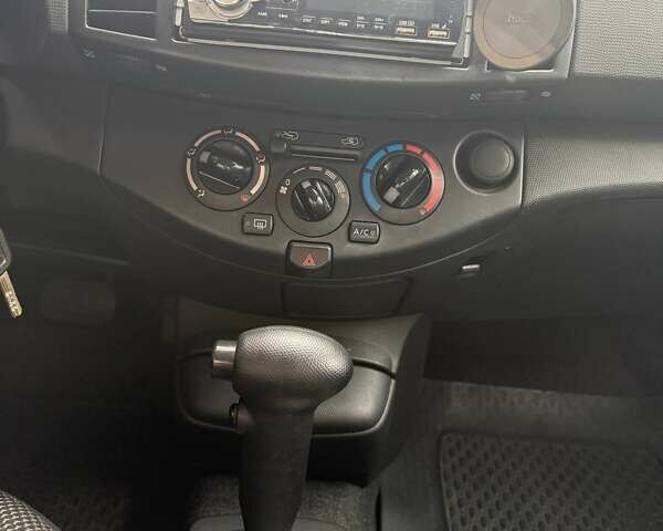 Красный Ниссан Микра, объемом двигателя 1.24 л и пробегом 155 тыс. км за 5900 $, фото 15 на Automoto.ua