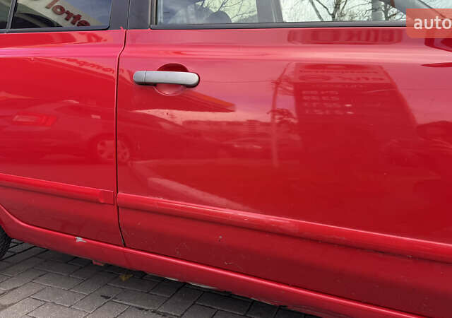 Красный Ниссан Микра, объемом двигателя 1.24 л и пробегом 150 тыс. км за 4200 $, фото 7 на Automoto.ua