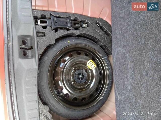 Красный Ниссан Микра, объемом двигателя 1.24 л и пробегом 59 тыс. км за 7100 $, фото 7 на Automoto.ua