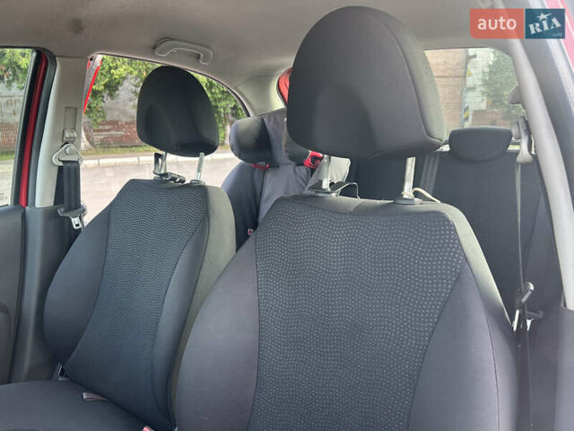 Червоний Ніссан Мікра, об'ємом двигуна 1.4 л та пробігом 104 тис. км за 7500 $, фото 3 на Automoto.ua