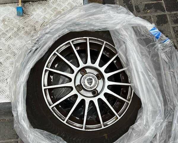 Красный Ниссан Микра, объемом двигателя 1.2 л и пробегом 84 тыс. км за 9500 $, фото 4 на Automoto.ua