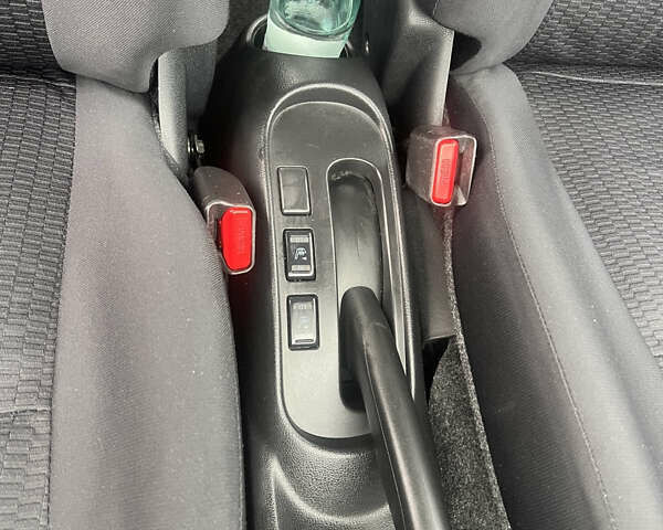 Красный Ниссан Микра, объемом двигателя 1.2 л и пробегом 118 тыс. км за 8950 $, фото 33 на Automoto.ua