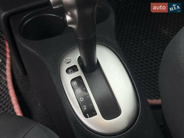 Красный Ниссан Микра, объемом двигателя 1.6 л и пробегом 206 тыс. км за 8200 $, фото 10 на Automoto.ua