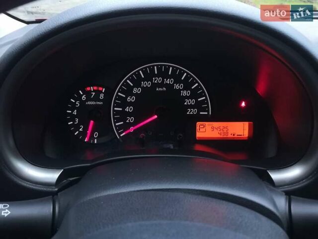 Красный Ниссан Микра, объемом двигателя 1.2 л и пробегом 94 тыс. км за 7500 $, фото 16 на Automoto.ua