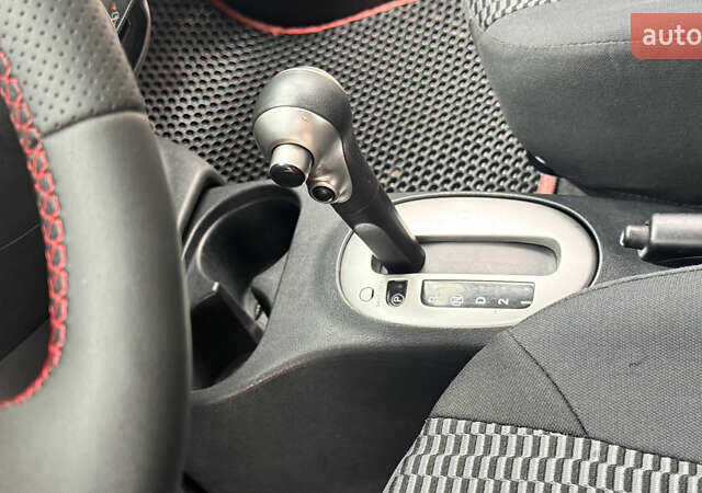 Червоний Ніссан Мікра, об'ємом двигуна 1.6 л та пробігом 206 тис. км за 8300 $, фото 18 на Automoto.ua