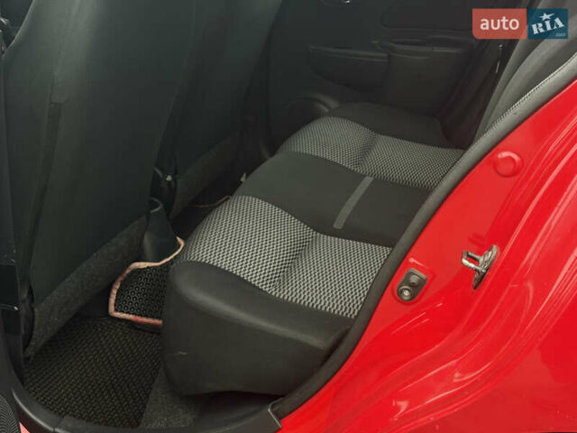 Красный Ниссан Микра, объемом двигателя 1.6 л и пробегом 206 тыс. км за 8200 $, фото 8 на Automoto.ua