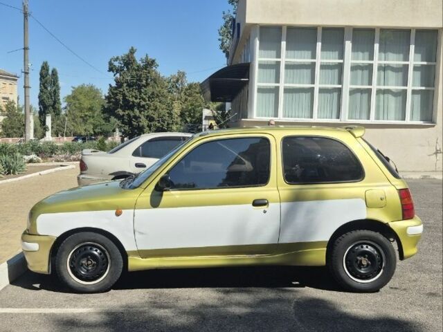 Желтый Ниссан Микра, объемом двигателя 1 л и пробегом 242 тыс. км за 699 $, фото 1 на Automoto.ua