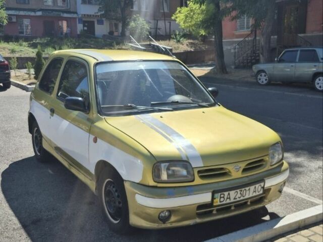 Желтый Ниссан Микра, объемом двигателя 1 л и пробегом 242 тыс. км за 699 $, фото 5 на Automoto.ua