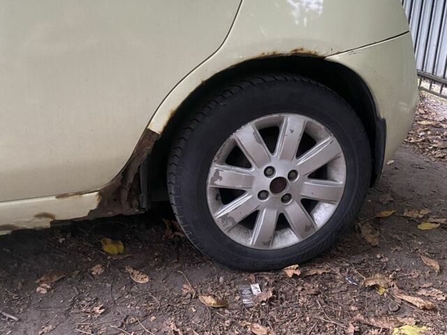 Жовтий Ніссан Мікра, об'ємом двигуна 1.39 л та пробігом 3 тис. км за 3800 $, фото 9 на Automoto.ua