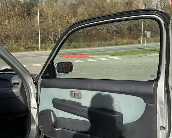 Сірий Ніссан Мікра, об'ємом двигуна 1 л та пробігом 240 тис. км за 2600 $, фото 9 на Automoto.ua