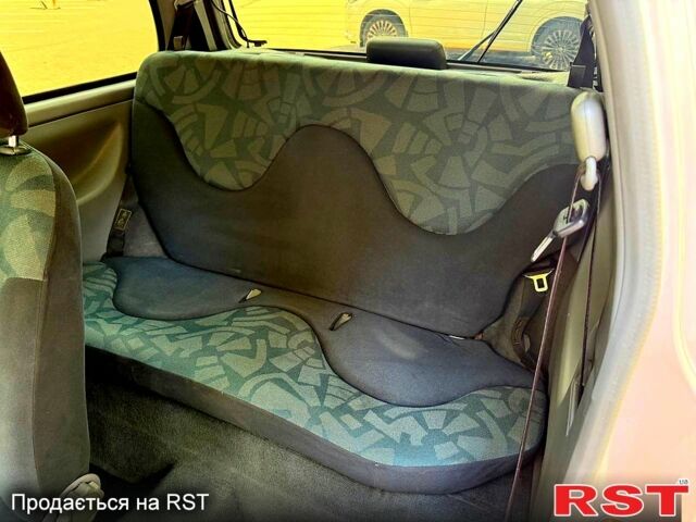 Сірий Ніссан Мікра, об'ємом двигуна 1 л та пробігом 200 тис. км за 2500 $, фото 12 на Automoto.ua