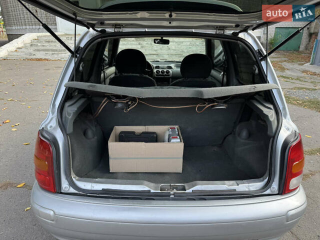 Серый Ниссан Микра, объемом двигателя 1 л и пробегом 229 тыс. км за 3100 $, фото 13 на Automoto.ua