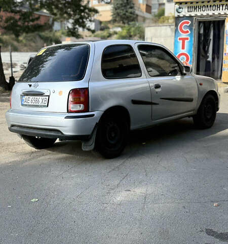 Серый Ниссан Микра, объемом двигателя 1.4 л и пробегом 204 тыс. км за 1900 $, фото 2 на Automoto.ua