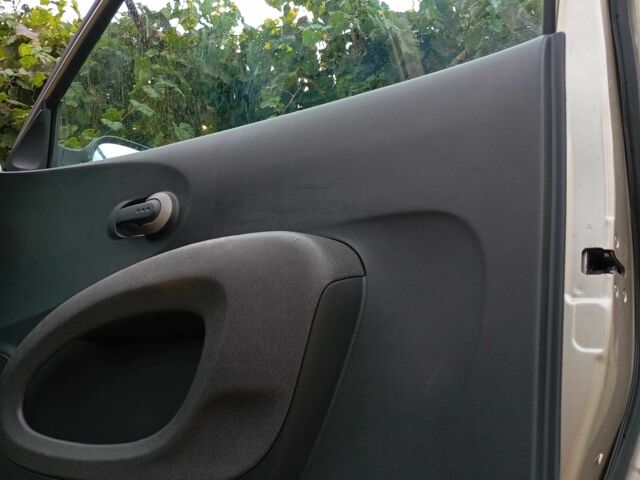 Серый Ниссан Микра, объемом двигателя 1.2 л и пробегом 180 тыс. км за 3300 $, фото 7 на Automoto.ua