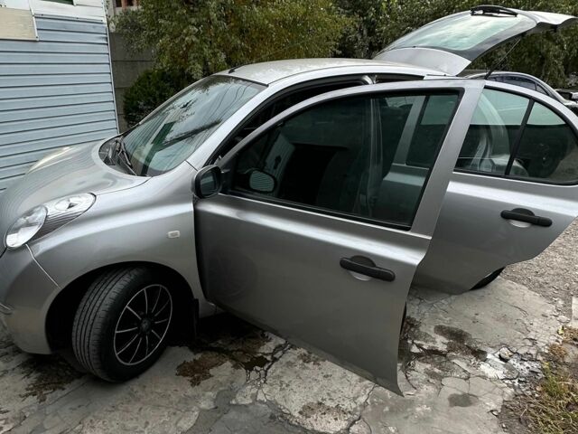 Сірий Ніссан Мікра, об'ємом двигуна 1.2 л та пробігом 220 тис. км за 4895 $, фото 1 на Automoto.ua