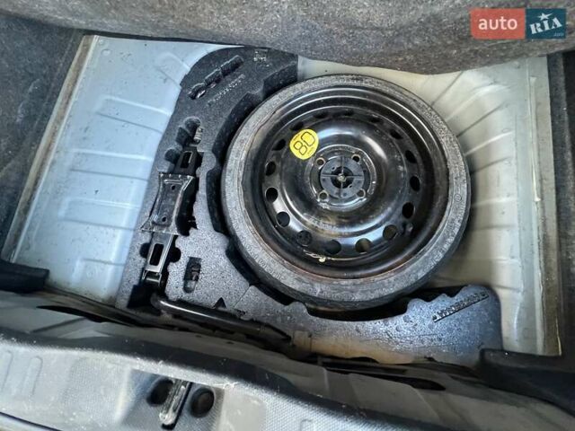 Серый Ниссан Микра, объемом двигателя 1.4 л и пробегом 126 тыс. км за 6700 $, фото 19 на Automoto.ua