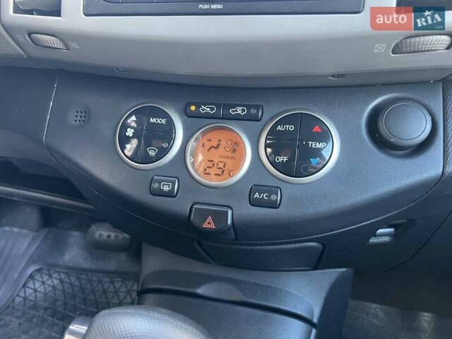 Серый Ниссан Микра, объемом двигателя 1.4 л и пробегом 126 тыс. км за 6700 $, фото 26 на Automoto.ua