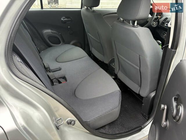 Серый Ниссан Микра, объемом двигателя 1.2 л и пробегом 200 тыс. км за 5900 $, фото 6 на Automoto.ua
