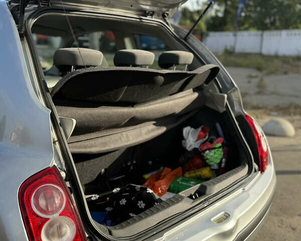 Сірий Ніссан Мікра, об'ємом двигуна 1.24 л та пробігом 203 тис. км за 3900 $, фото 10 на Automoto.ua