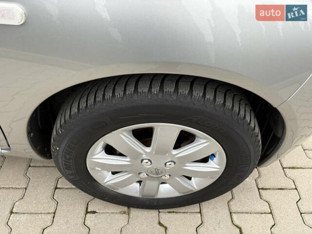 Серый Ниссан Микра, объемом двигателя 1.2 л и пробегом 200 тыс. км за 5900 $, фото 3 на Automoto.ua