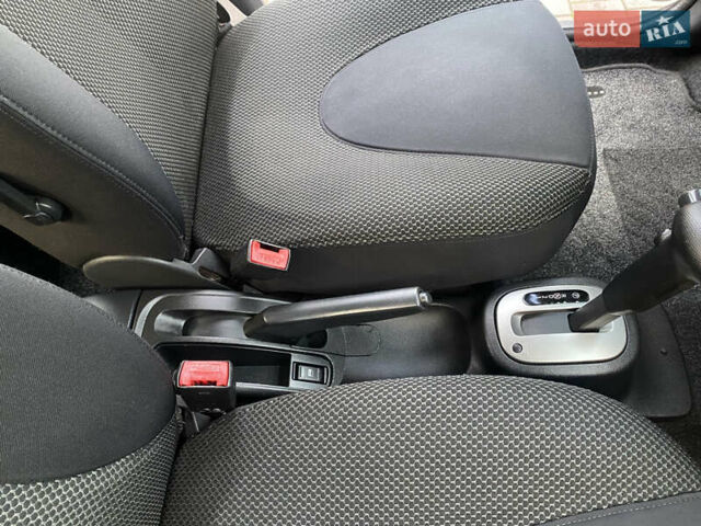 Серый Ниссан Микра, объемом двигателя 1.4 л и пробегом 117 тыс. км за 6790 $, фото 20 на Automoto.ua