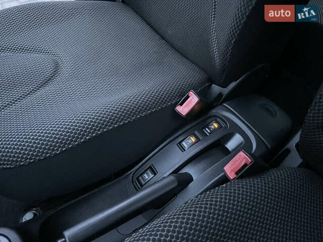 Сірий Ніссан Мікра, об'ємом двигуна 1.2 л та пробігом 127 тис. км за 5800 $, фото 44 на Automoto.ua