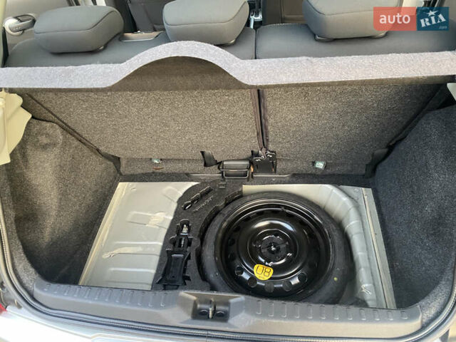 Серый Ниссан Микра, объемом двигателя 1.4 л и пробегом 117 тыс. км за 6790 $, фото 27 на Automoto.ua