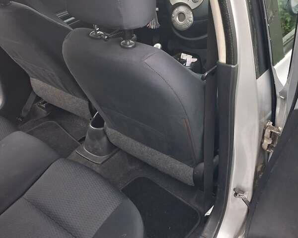 Серый Ниссан Микра, объемом двигателя 1.2 л и пробегом 215 тыс. км за 5000 $, фото 2 на Automoto.ua