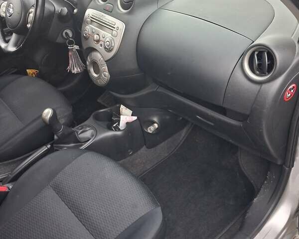 Серый Ниссан Микра, объемом двигателя 1.2 л и пробегом 215 тыс. км за 5000 $, фото 3 на Automoto.ua