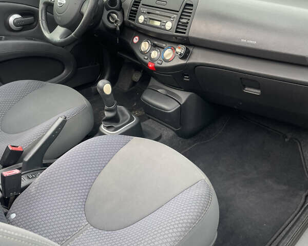 Серый Ниссан Микра, объемом двигателя 1.6 л и пробегом 175 тыс. км за 4500 $, фото 32 на Automoto.ua