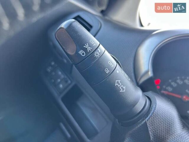 Синий Ниссан Микра, объемом двигателя 1.5 л и пробегом 252 тыс. км за 4100 $, фото 19 на Automoto.ua