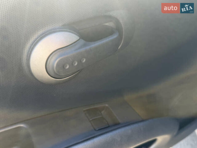 Синий Ниссан Микра, объемом двигателя 1.39 л и пробегом 185 тыс. км за 5500 $, фото 13 на Automoto.ua