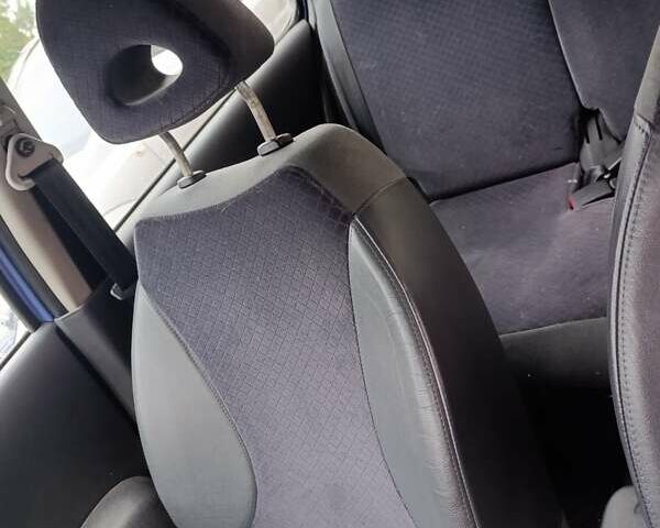 Синий Ниссан Микра, объемом двигателя 1.2 л и пробегом 200 тыс. км за 3000 $, фото 4 на Automoto.ua