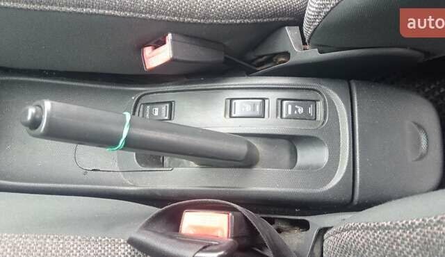 Синий Ниссан Микра, объемом двигателя 1.24 л и пробегом 170 тыс. км за 4200 $, фото 15 на Automoto.ua