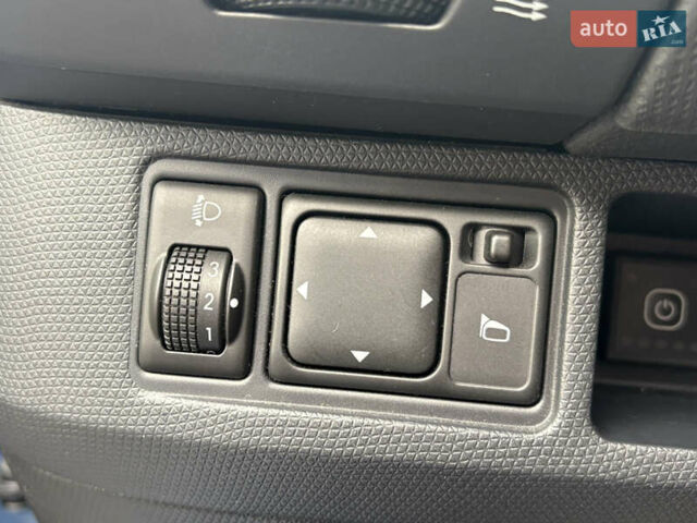 Синий Ниссан Микра, объемом двигателя 1.24 л и пробегом 150 тыс. км за 6400 $, фото 13 на Automoto.ua