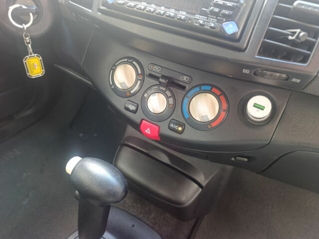 Зелений Ніссан Мікра, об'ємом двигуна 1.2 л та пробігом 250 тис. км за 3650 $, фото 5 на Automoto.ua