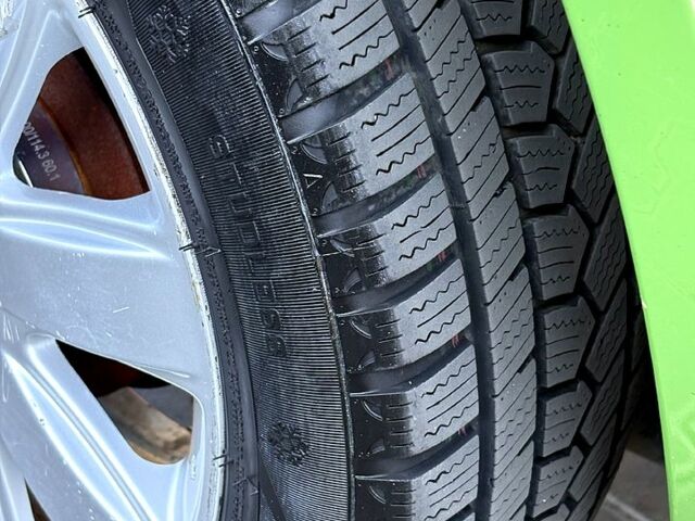 Зеленый Ниссан Микра, объемом двигателя 1.4 л и пробегом 95 тыс. км за 3900 $, фото 5 на Automoto.ua