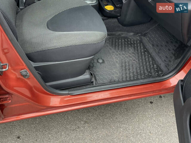 Оранжевый Ниссан Микра, объемом двигателя 1.24 л и пробегом 175 тыс. км за 5300 $, фото 26 на Automoto.ua