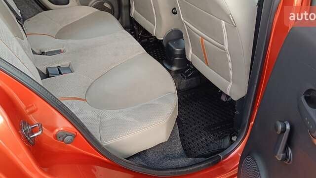 Оранжевый Ниссан Микра, объемом двигателя 1.39 л и пробегом 100 тыс. км за 7100 $, фото 31 на Automoto.ua